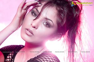 Madhu Shalini Hot Photo Shoot