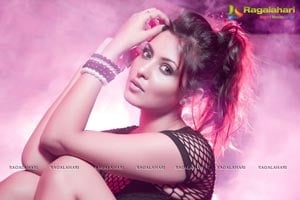 Madhu Shalini Hot Photo Shoot