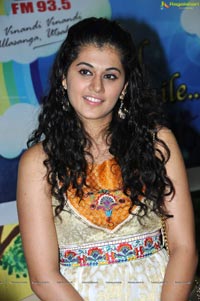 Telugu Heroine Taapsee