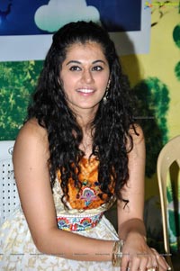 Telugu Heroine Taapsee