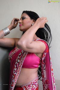 Veena Malik High Resolution Photos