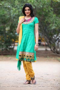 Sakshi Choudhary Wallpapers