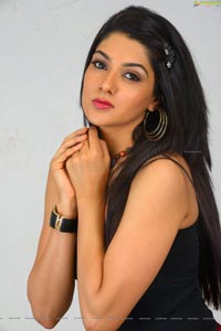 Sakshi Choudhary Hot Pics