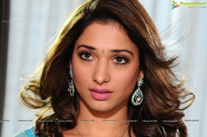 Tamanna Hot in Saree Images