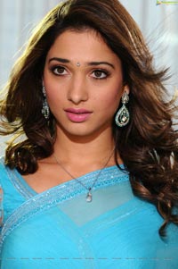 Tamanna Hot in Saree Images