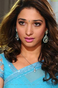 Tamanna Hot in Saree Images