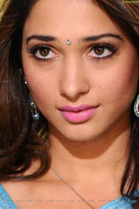 Tamanna Hot in Saree Images