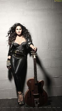 Veena Malik High Definition Photos