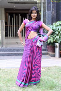 Adhee Lekka Heroine Hot Photos