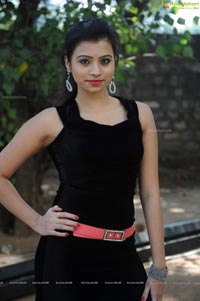 Telugu Heroine Priyanka