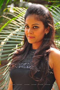 Tamil Actress Chandini Tamilarasan
