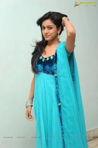 Heroine Vithika Sheru Photos