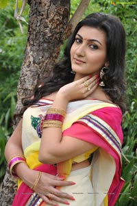 Tamasha Heroine Neelam Upadhyaya