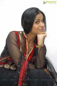 Telugu Anchor Prashanthi Photos