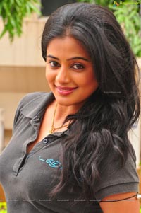 Priyamani in T-Shirt and Jeans