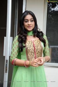 Pilla Nuvvu Leni Jeevitha Heroine Regina Cassandra