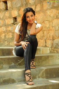 Telugu Heroine Sanjana Photos