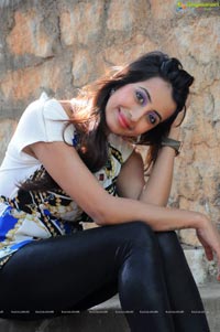 Telugu Heroine Sanjana Photos