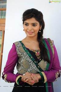 Soodhu Kavvum Sanchita Shetty