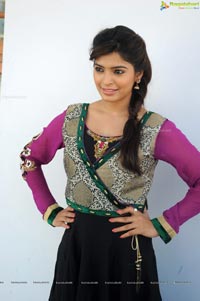 Soodhu Kavvum Sanchita Shetty