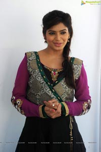 Soodhu Kavvum Sanchita Shetty