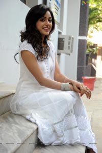 PIK Heroine Vithika Sheru