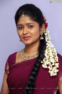 V6 News Anchor Aishwarya