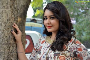 Rashi Khanna Bengal Tiger