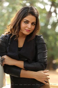 Wamiqa Gabbi HD Photos