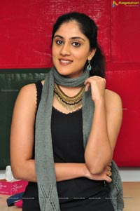 Dhanya Balakrishna in Jeans