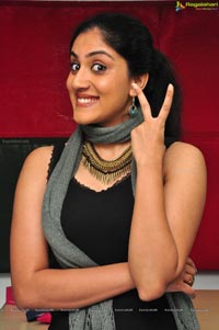 Dhanya Balakrishna in Jeans