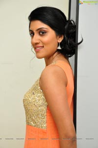 Dhanya Balakrishna in Jeans