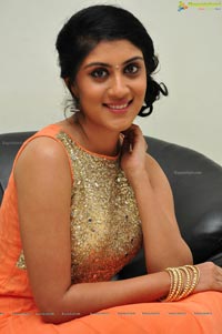 Dhanya Balakrishna in Jeans