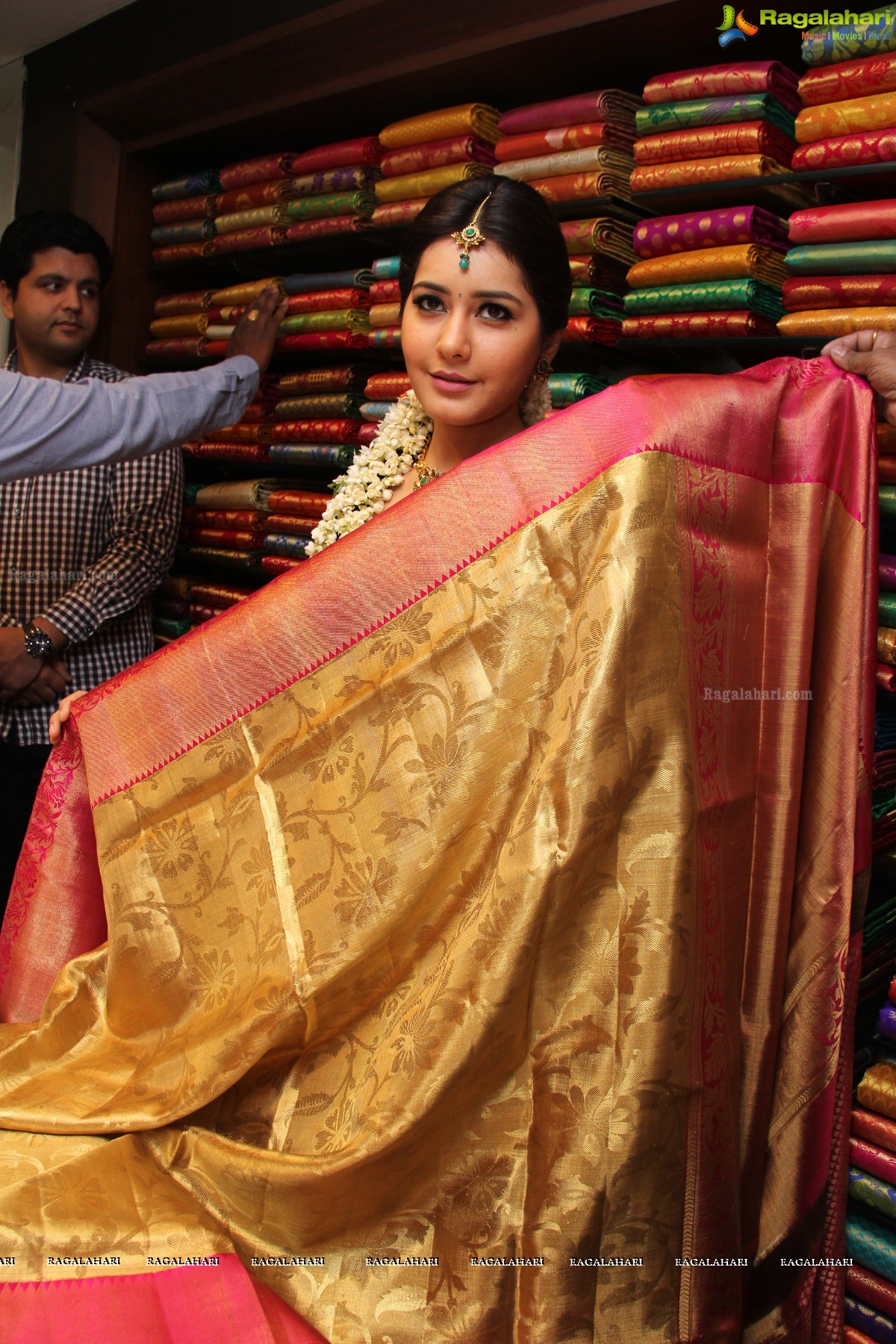 Rashi Khanna Green Pattu Saree Photos