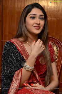 Sayesha Saigal Photos