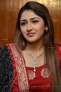 Sayesha Saigal Photos