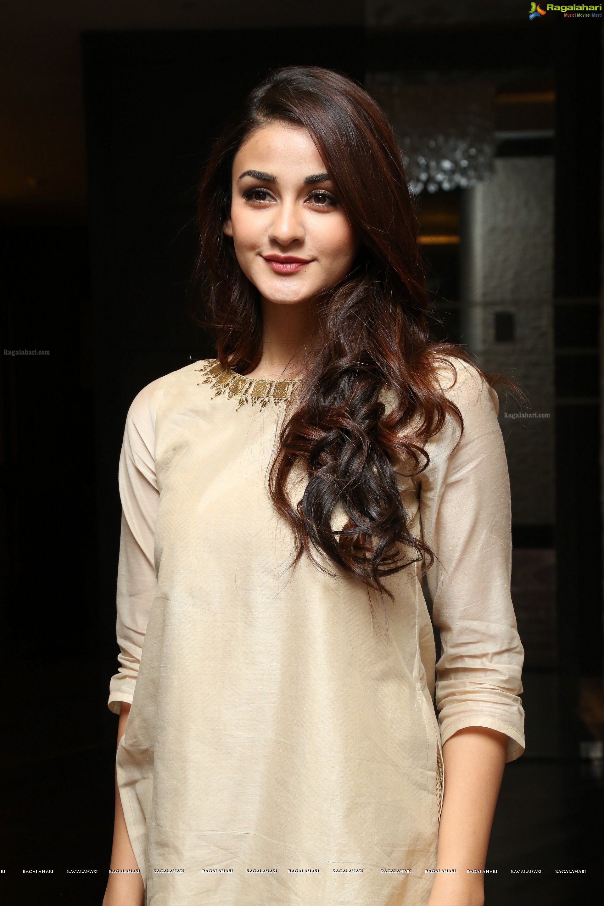 Aditi Arya (High Definition)