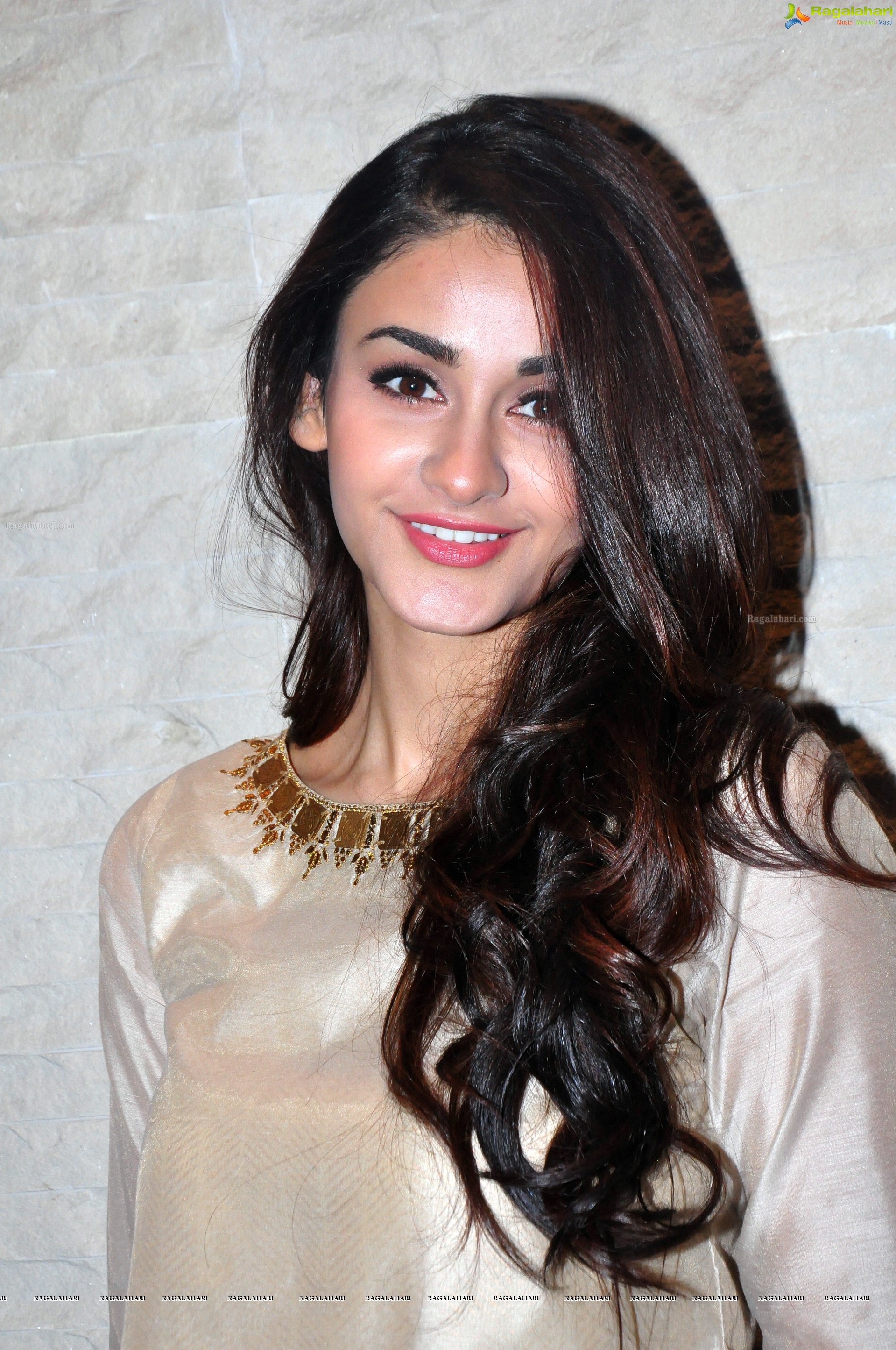 Aditi Arya (High Definition)