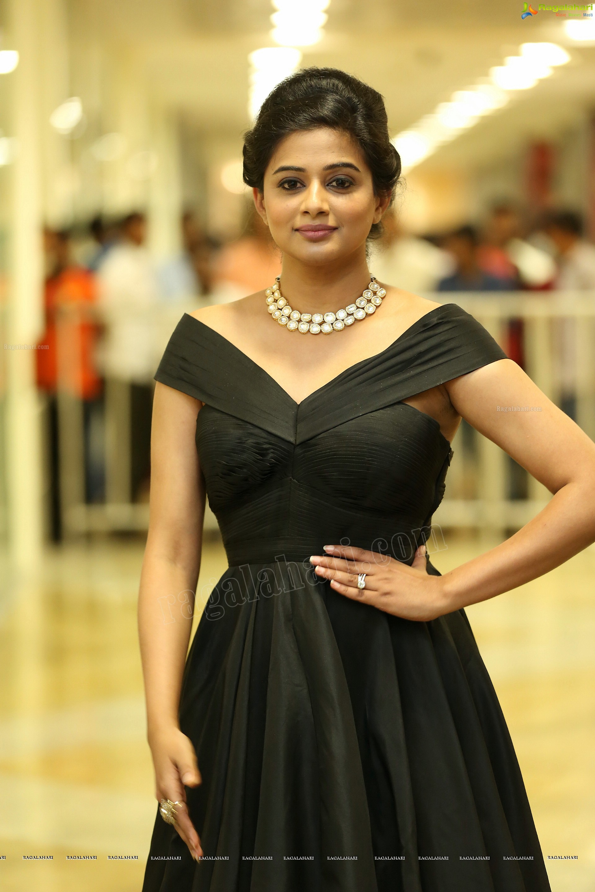 Priyamani in Black Dress, HD Gallery