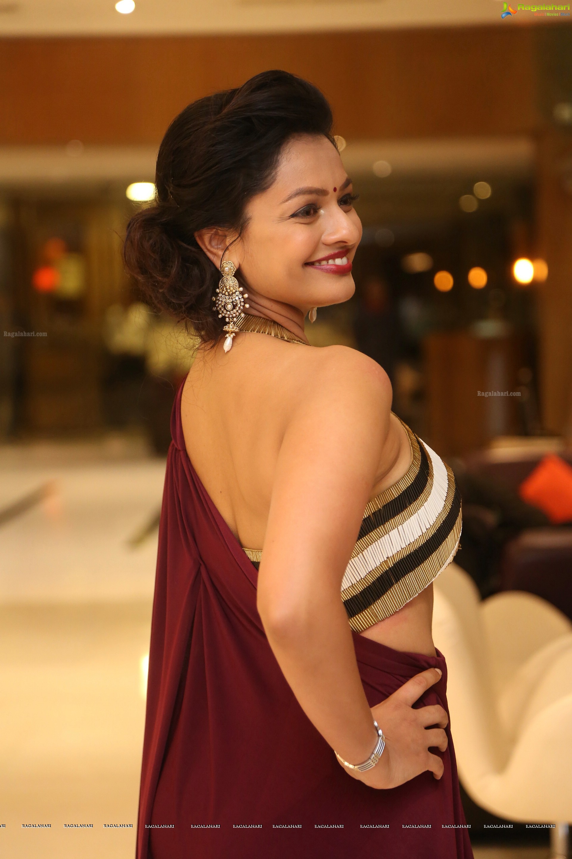 Pooja Kumar at Cake Mixing Ceremony (High Definition)