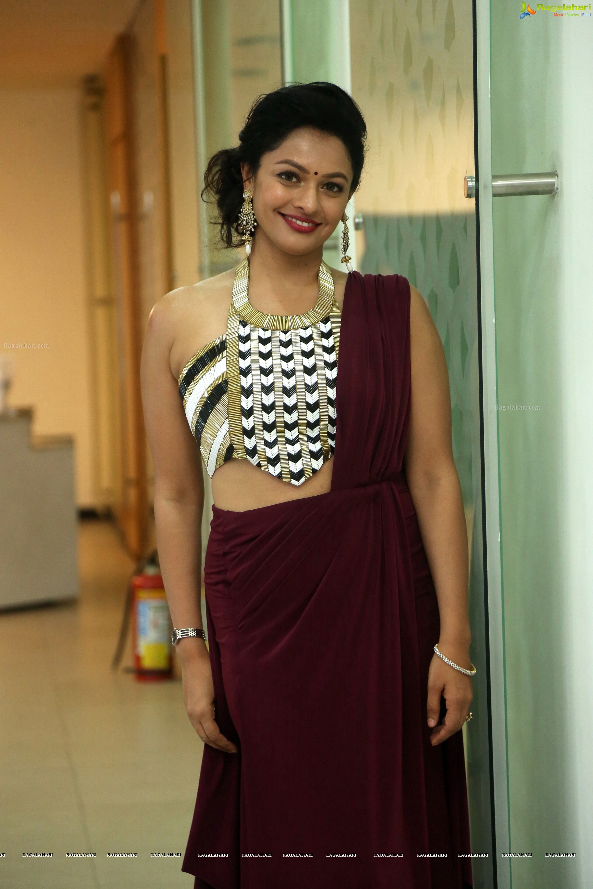 Pooja Kumar at Cake Mixing Ceremony (High Definition)