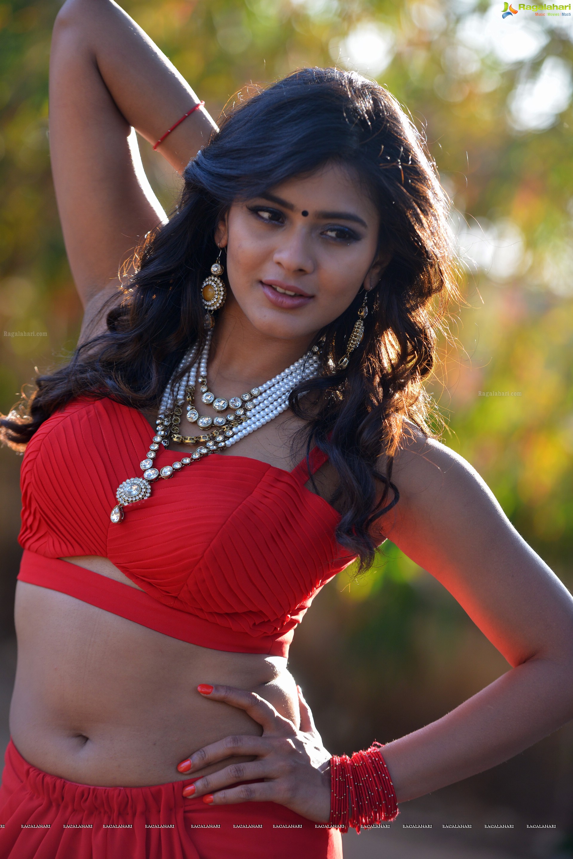 Hebah Patel in Naanna Nenu Naa Boyfriends (High Definition)