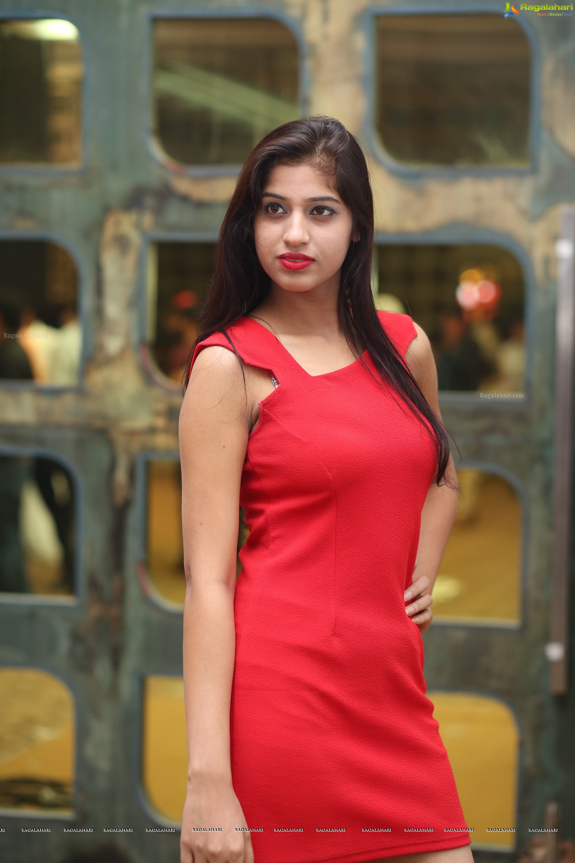 Naziya Khan at Fashion Walk by 51 Smile Foundation (High Definition)