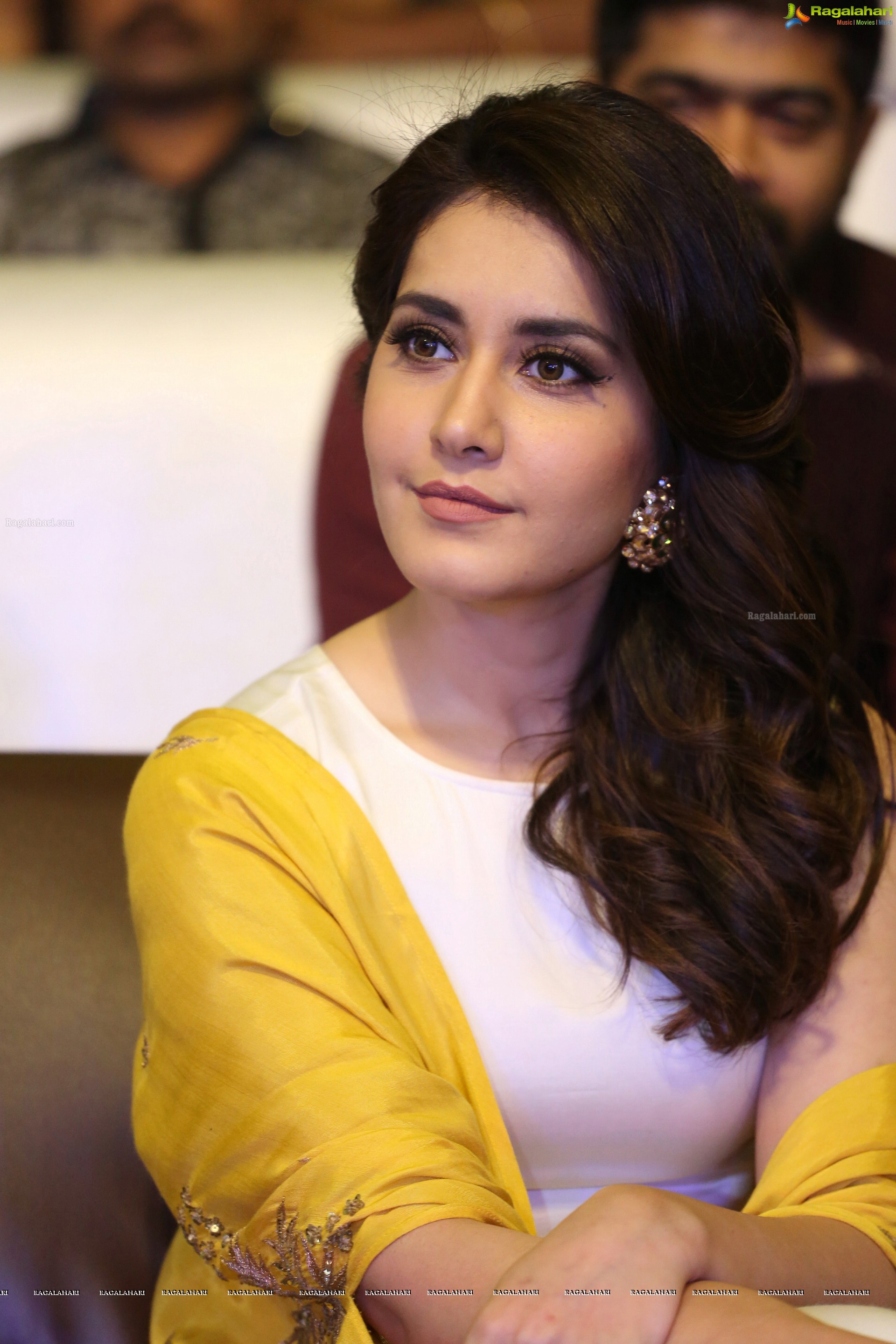 Raashi Khanna at Balakrishnudu Audio Release (High Definition)