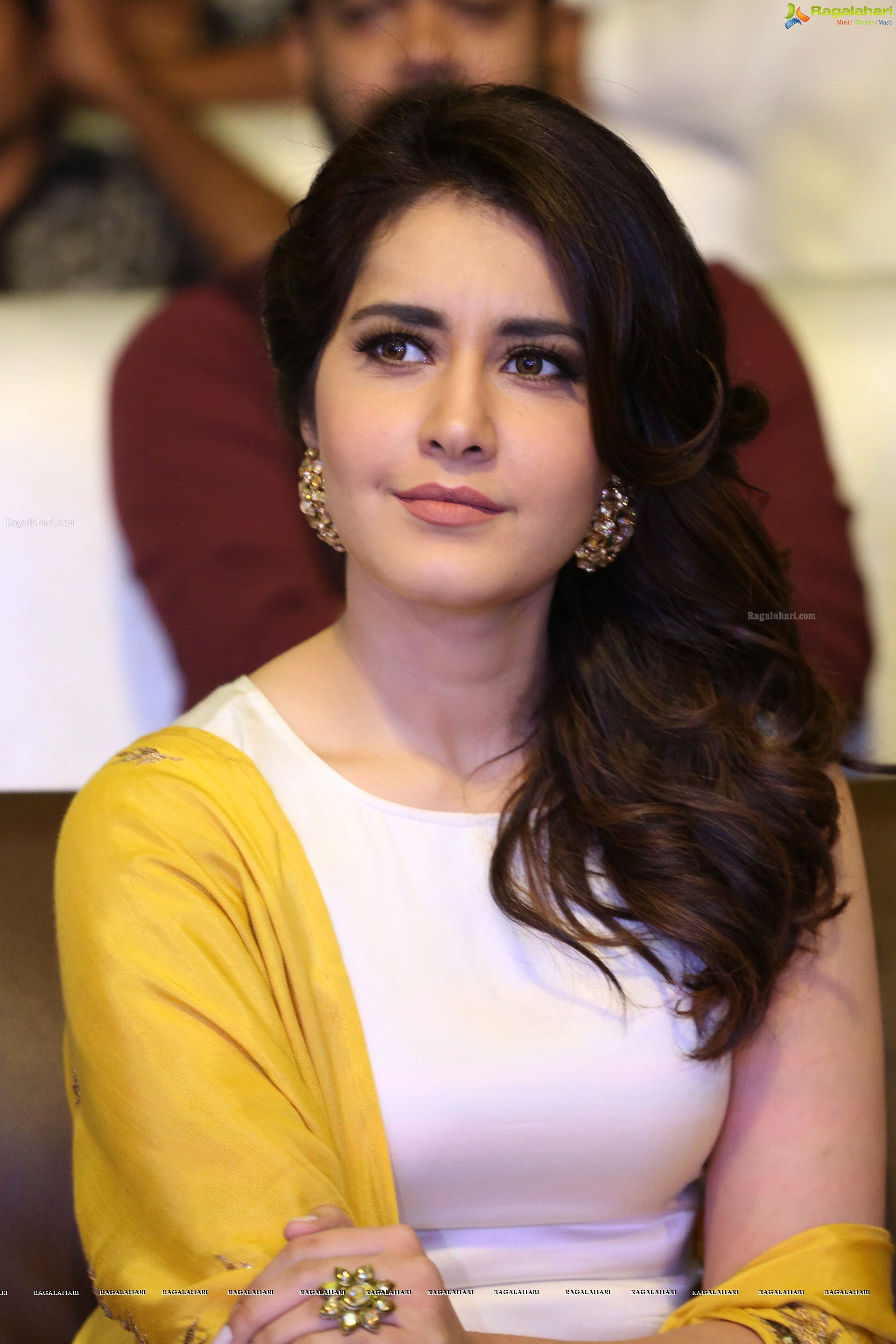 Raashi Khanna at Balakrishnudu Audio Release (High Definition)