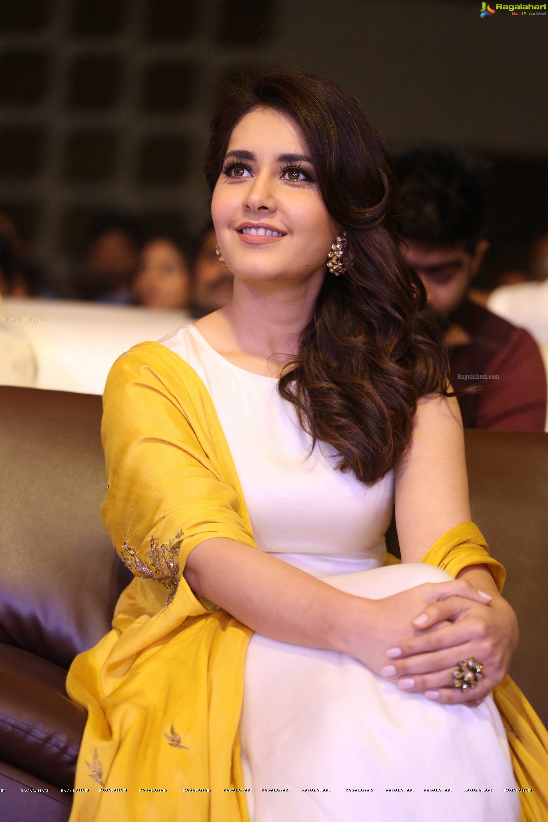 Raashi Khanna at Balakrishnudu Audio Release (High Definition)