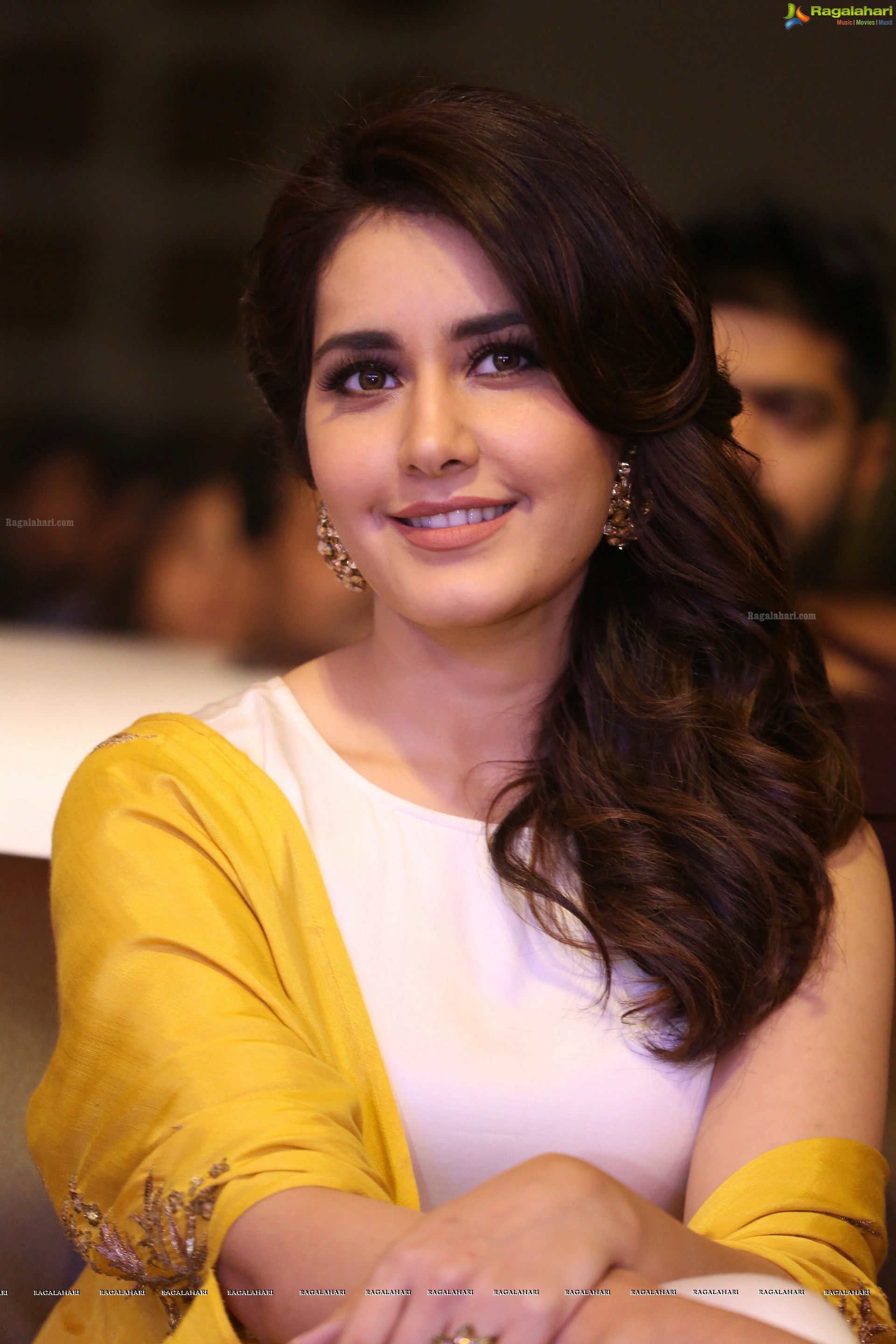 Raashi Khanna at Balakrishnudu Audio Release (High Definition)