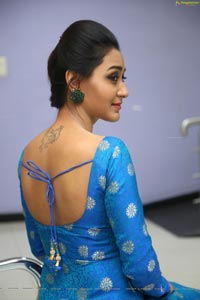 Shravya Rao glam pics at Vanavillu PM