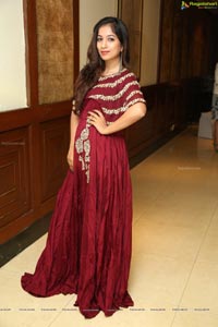 Manisha Patil Sutraa Fashion Exhibition