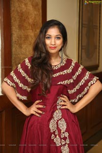 Manisha Patil Sutraa Fashion Exhibition